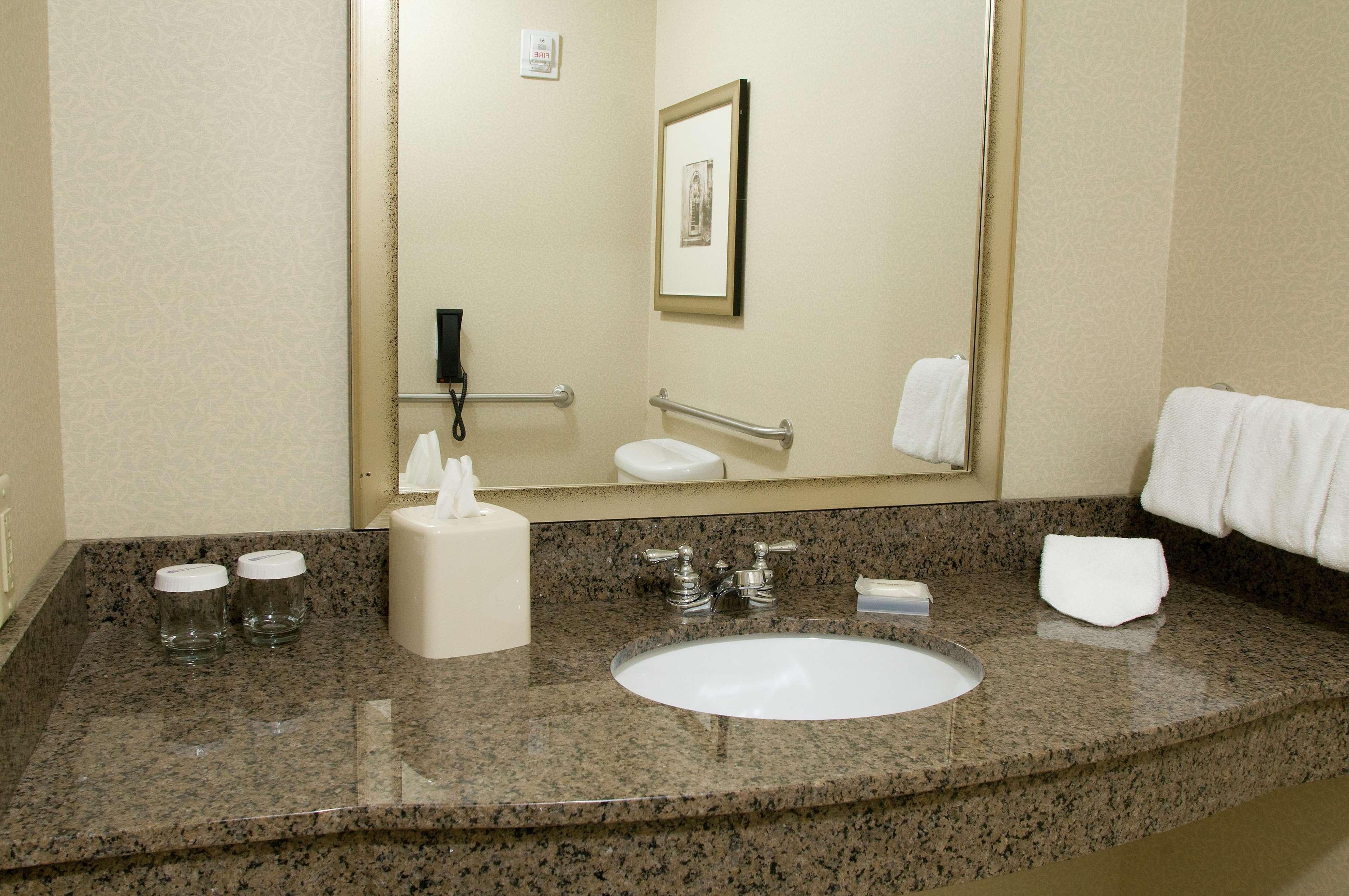 Hilton Garden Inn Mount Holly/Westampton Ngoại thất bức ảnh