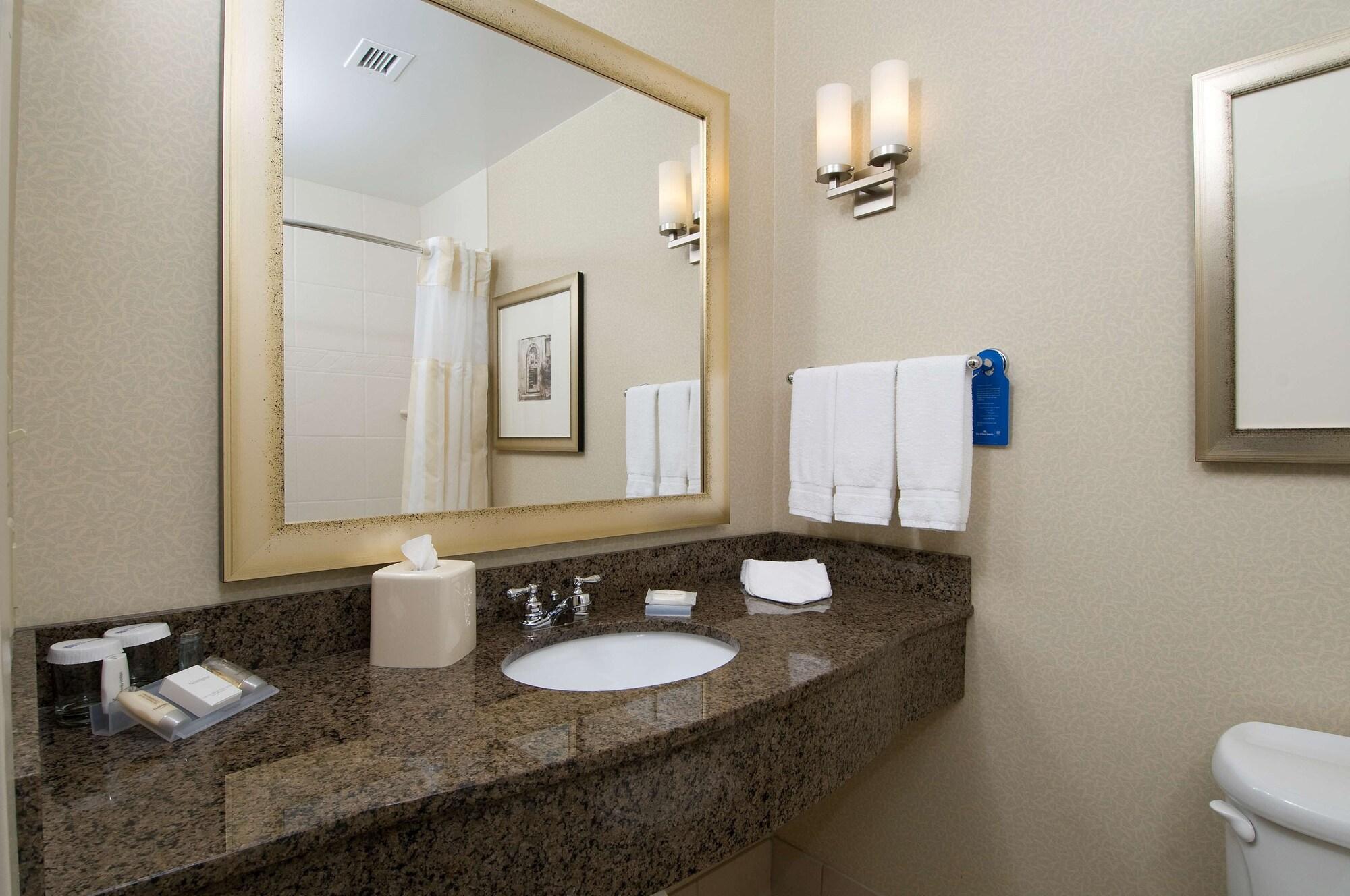 Hilton Garden Inn Mount Holly/Westampton Ngoại thất bức ảnh