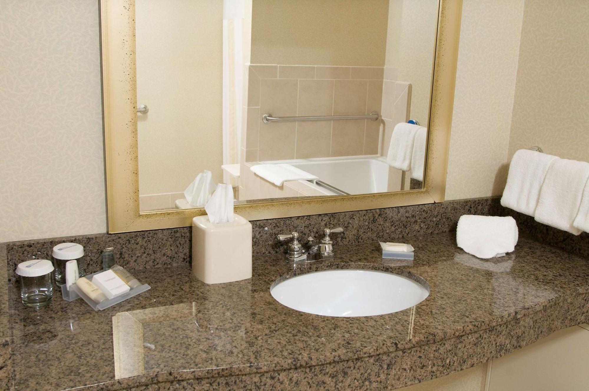 Hilton Garden Inn Mount Holly/Westampton Ngoại thất bức ảnh